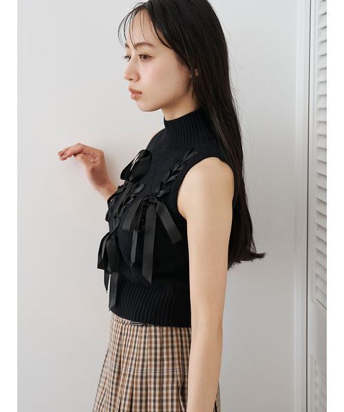 SNIDEL(スナイデル)の「リボンディティールノースリニットプルオーバー(ニット/セーター・レディース・ベージュ/その他/グレー/ブラック・F)」の14枚目の写真