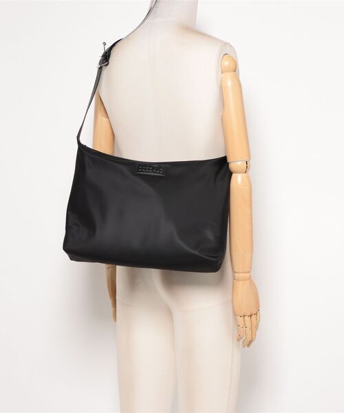 MM6 Maison Margiela（ｴﾑｴﾑｼｯｸｽ ﾒｿﾞﾝ ﾏﾙｼﾞｪﾗ）の「MM6　NYLON CROSSBODY（ショルダーバッグ・メンズ・ブラック・FREE）」の5枚目の写真