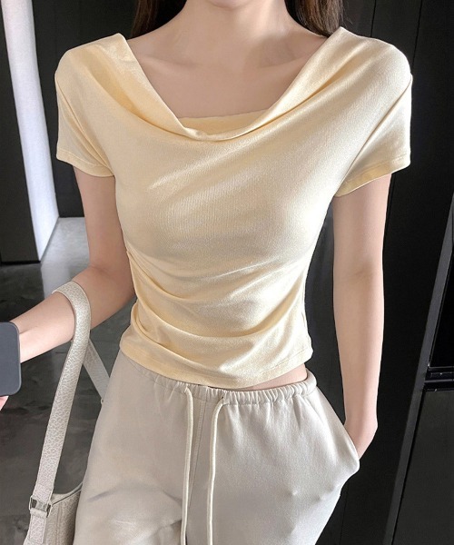 Miniministore(ミニミニストア)の「オフショルTシャツ 胸元ドレープトップス(Tシャツ/カットソー・レディース・ホワイト/ブラック/ブラウン/クリーム・FREE)」の4枚目の写真
