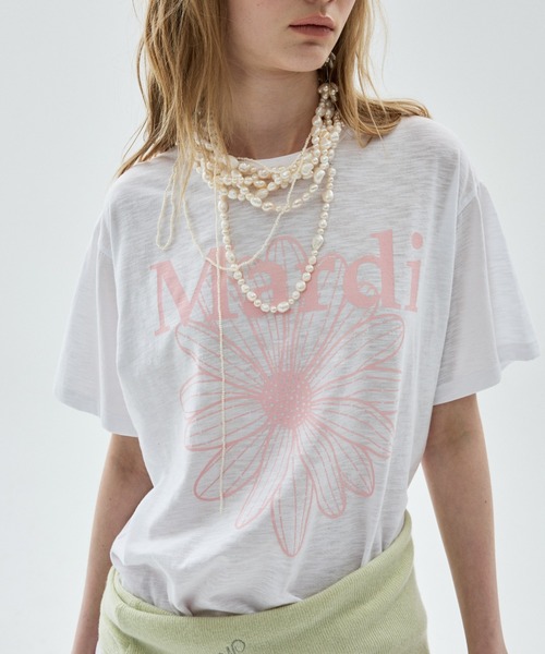 Mardi Mercredi(マルディメクルディ)の「SLUB COTTON TSHIRT FLOWERMARDI / スラブ コットン Tシャツ フラワーマルディ(Tシャツ/カットソー・レディース・ホワイト×ピンク・FREE)」の3枚目の写真