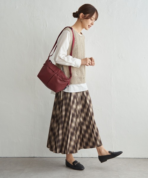 ikka(イッカ)の「チェック柄プリーツスカート(スカート・レディース・ブラウン/ネイビー/チャコール・M/L/S)」の13枚目の写真