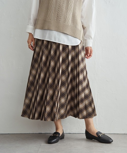 ikka(イッカ)の「チェック柄プリーツスカート(スカート・レディース・ブラウン/ネイビー/チャコール・M/L/S)」の20枚目の写真