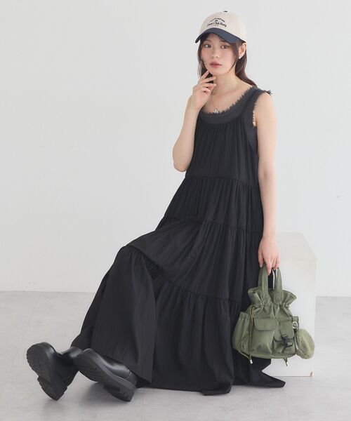 earth music&ecology(アースミュージックアンドエコロジー)の「ティアードキャミワンピース(ワンピース・レディース・カーキ/ブラック・FREE)」の3枚目の写真