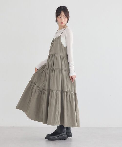 earth music&ecology(アースミュージックアンドエコロジー)の「ティアードキャミワンピース(ワンピース・レディース・カーキ/ブラック・FREE)」の10枚目の写真