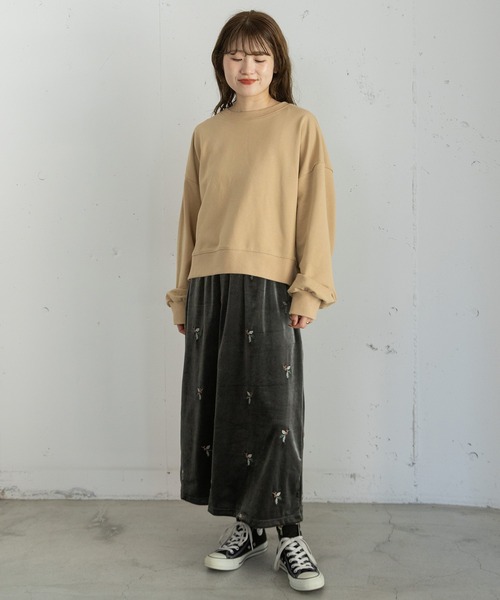 POU DOU DOU（プードゥドゥ）の「ボリュームスリーブクロップドプルオーバー（スウェット・レディース・グレー/ベージュ/ブルー・3）」の8枚目の写真
