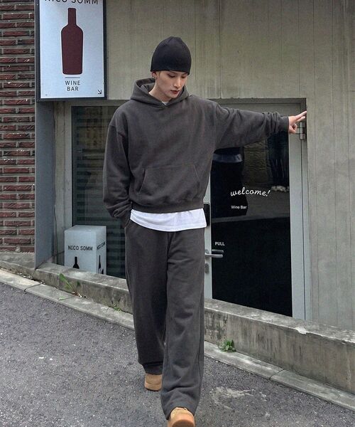 NOMING(ノミング)の「ルーズフィットクロップイージーフードパーカー - ブラック(パーカー・メンズ・ブラック・SMALL/MEDIUM/LARGE/X-LARGE)」の9枚目の写真