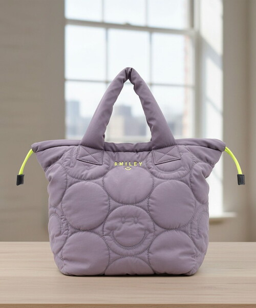 COOCO(クーコ)の「SMILEY キルティング巾着トートバッグ(トートバッグ・レディース・ライトグリーン/ブラック/グレー/ピンク・FREE)」の2枚目の写真