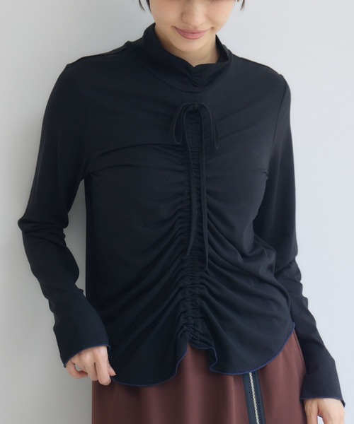 Pillini(ピリーニ)の「前後2WAYメロウギャザーカットソー(Tシャツ/カットソー・レディース・ブラック/アイボリー・FREE)」の2枚目の写真