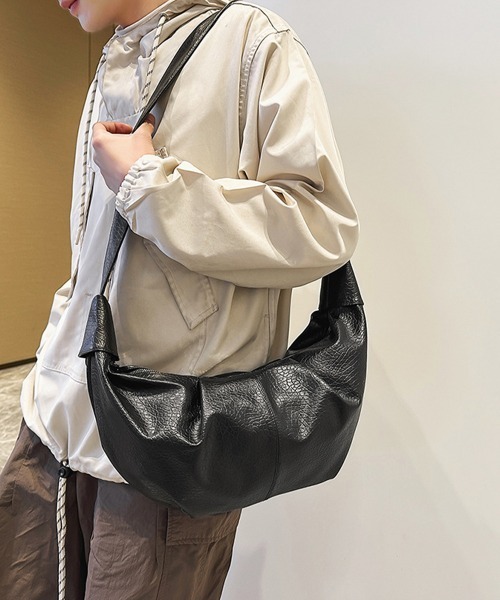 Miniministore(ミニミニストア)の「やわらか合皮ショルダーバッグ(ショルダーバッグ・レディース・オフホワイト/ブラック・FREE)」の2枚目の写真