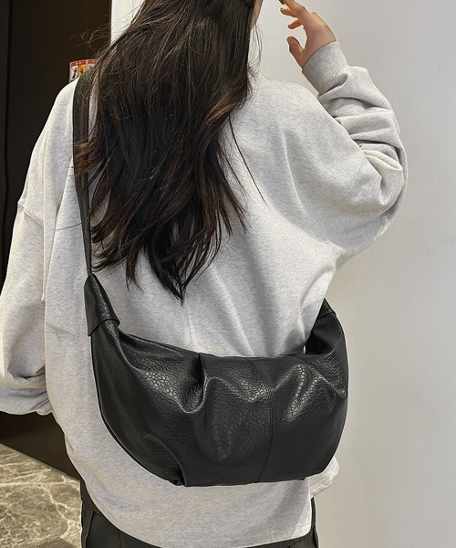 Miniministore(ミニミニストア)の「やわらか合皮ショルダーバッグ(ショルダーバッグ・レディース・オフホワイト/ブラック・FREE)」の4枚目の写真
