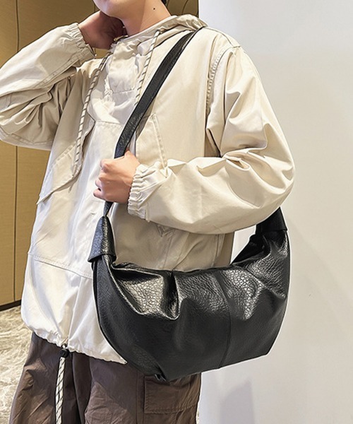 Miniministore(ミニミニストア)の「やわらか合皮ショルダーバッグ(ショルダーバッグ・レディース・オフホワイト/ブラック・FREE)」の6枚目の写真