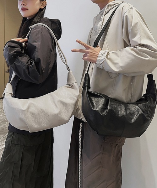 Miniministore(ミニミニストア)の「やわらか合皮ショルダーバッグ(ショルダーバッグ・レディース・オフホワイト/ブラック・FREE)」の12枚目の写真