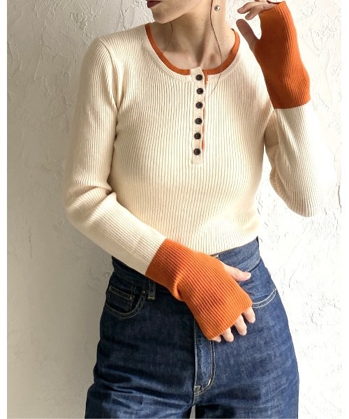She's Closet(シーズクローゼット)の「配色バイカラー サムホール ヘンリーネック リブニット(ニット/セーター・レディース・チャコールグレー/ブラウン/アイボリー/グレー/ブラック・FREE)」の9枚目の写真