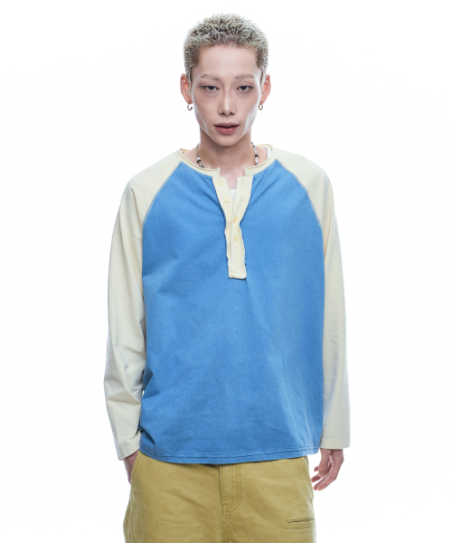 深めのヘンリーネック ラグラン ロングスリーブ - ブラック（Tシャツ
