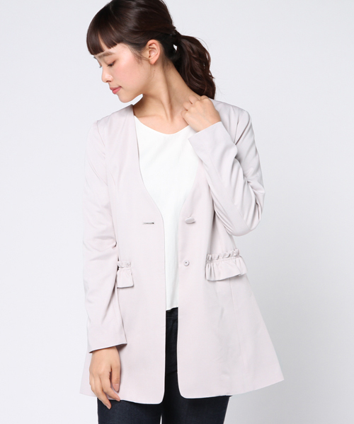 JILL by JILL STUART（ジルバイジルスチュアート）の「FRILL POCKET JACET （その他アウター・レディース・グレー/ベージュ・SMALL/MEDIUM）」の2枚目の写真