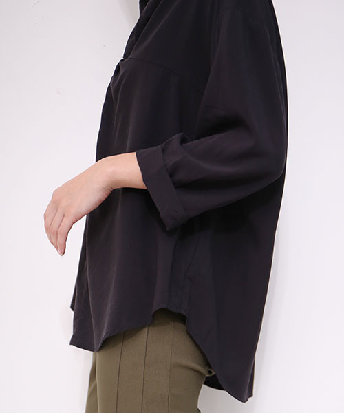 Bou Jeloud(ブージュルード)の「【WEB限定】スキッパーツイストブラウス(シャツ/ブラウス・レディース・ブラック/オフホワイト/カーキ・FREE)」の17枚目の写真