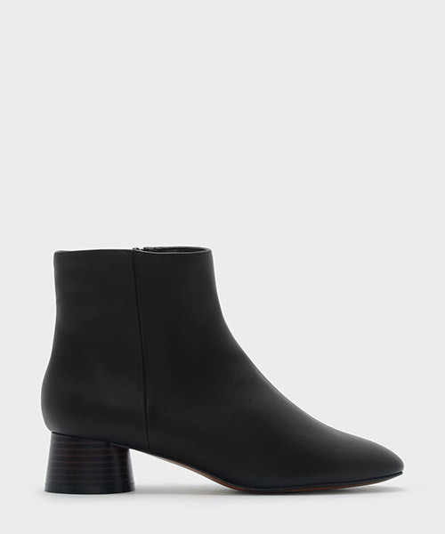 CHARLES & KEITH(チャールズ & キース)の「ベーシックアンクルブーツ / BASIC ANKLE BOOTS(ブーツ・レディース・ブラック/ベージュ・22.5cm/23.5cm/23cm/24.5cm/25cm)」の2枚目の写真