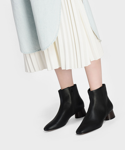 CHARLES & KEITH(チャールズ & キース)の「ベーシックアンクルブーツ / BASIC ANKLE BOOTS(ブーツ・レディース・ブラック/ベージュ・22.5cm/23.5cm/23cm/24.5cm/25cm)」の3枚目の写真