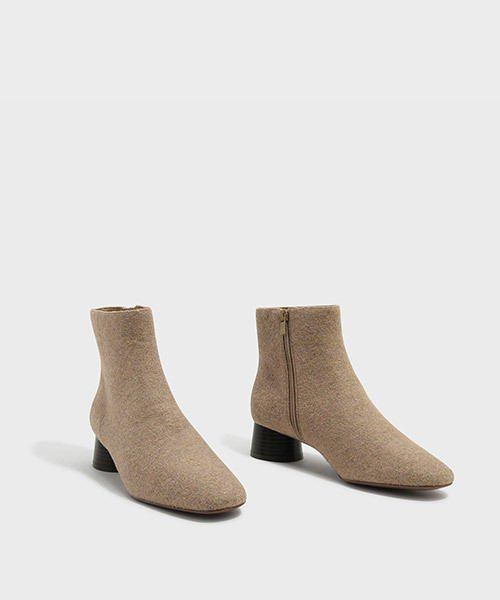 CHARLES & KEITH(チャールズ & キース)の「ベーシックアンクルブーツ / BASIC ANKLE BOOTS(ブーツ・レディース・ブラック/ベージュ・22.5cm/23.5cm/23cm/24.5cm/25cm)」の10枚目の写真