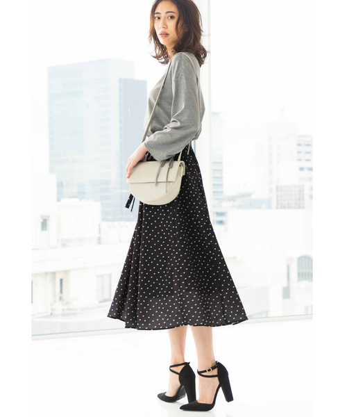 IEDIT（イディット）の「ＩＥＤＩＴ　ふわりと揺れるドットプリントロングスカート（スカート・レディース・ブラック/ワインレッド・SMALL/MEDIUM/LARGE/X-LARGE/XX-LARGE）」の5枚目の写真