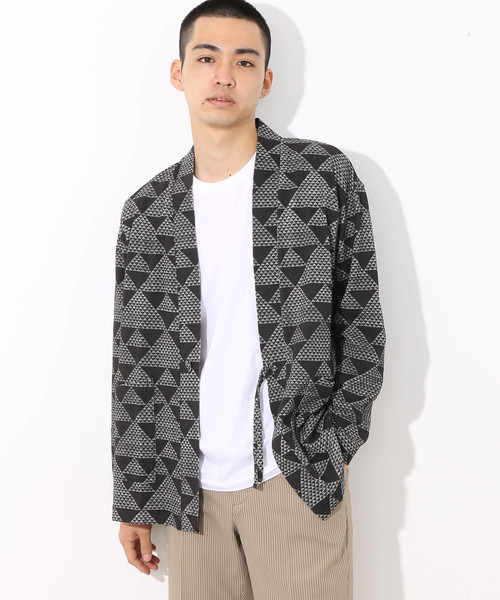 ADAM ET ROPE'（アダムエロペ）の「【OJO+ × ADAM ET ROPE'】ペーパーヤーントッパーカーディガン（カーディガン/ボレロ・メンズ・ブラック/オレンジ/スミクロ・M/L）」の8枚目の写真