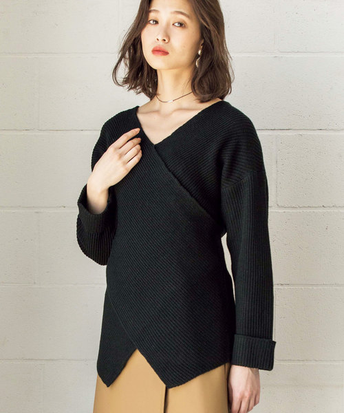 GeeRA(ジーラ)の「レイヤード風Vネックニット(ニット/セーター・レディース・ブラック/ベージュ/ワイン・SMALL/MEDIUM/X-LARGE/XX-LARGE/LARGE)」の2枚目の写真