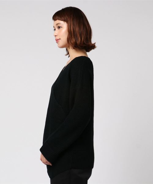 GeeRA(ジーラ)の「レイヤード風Vネックニット(ニット/セーター・レディース・ブラック/ベージュ/ワイン・SMALL/MEDIUM/X-LARGE/XX-LARGE/LARGE)」の4枚目の写真