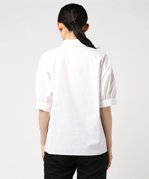 NARACAMICIE(ナラカミーチェ)の「《UVカット加工》袖コンシャス半袖シャツ(シャツ/ブラウス・レディース・ホワイト/ネイビー・MEDIUM)」の4枚目の写真