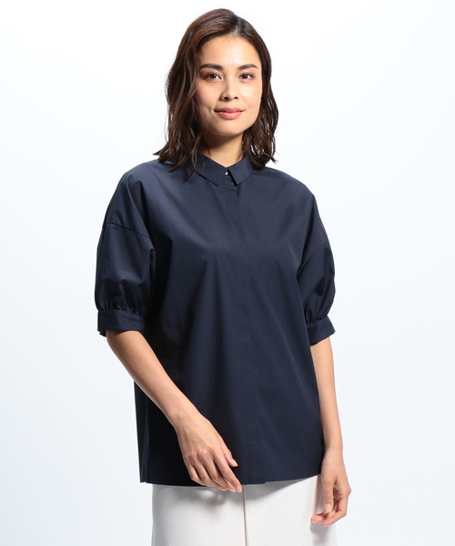 NARACAMICIE(ナラカミーチェ)の「《UVカット加工》袖コンシャス半袖シャツ(シャツ/ブラウス・レディース・ホワイト/ネイビー・MEDIUM)」の1枚目の写真
