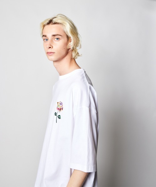 rehacer(レアセル)の「rehacer STAND : Flower Rose Wide S/S T / フラワー ローズ ワイド ショートスリーブ Tシャツ(Tシャツ/カットソー・メンズ・ホワイト/ブラック/カーキ・SMALL/MEDIUM/LARGE/X-LARGE/X-SMALL)」の14枚目の写真