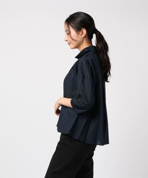 MidiUmi（ミディウミ）の「THIN_TUCK_TOP（シャツ/ブラウス・レディース・ホワイト/ネイビー/グレー・FREE）」の5枚目の写真