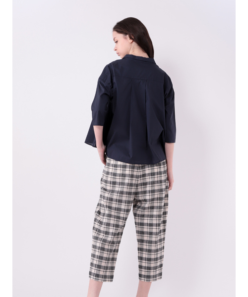 MidiUmi（ミディウミ）の「THIN_TUCK_TOP（シャツ/ブラウス・レディース・ホワイト/ネイビー/グレー・FREE）」の9枚目の写真