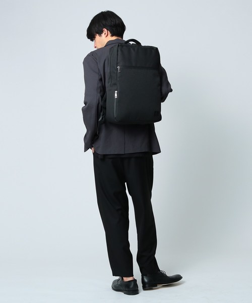 tk.TAKEO KIKUCHI（ティーケータケオキクチ）の「スクエアポリバックパック（バックパック/リュック・メンズ・ブラック/グレー系4・00）」の3枚目の写真