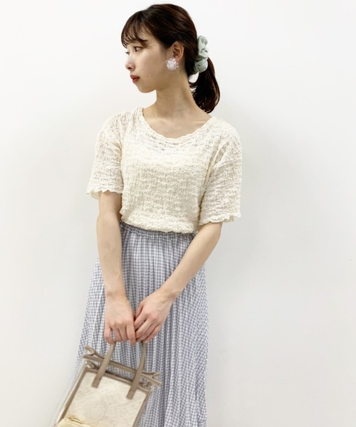 one after another NICE CLAUP（ワンアフターアナザーナイスクラップ）の「バックリボンしぼしぼTシャツ（Tシャツ/カットソー・レディース・ブラック/ベージュ/オフホワイト/ブルーグレー・FREE）」の6枚目の写真