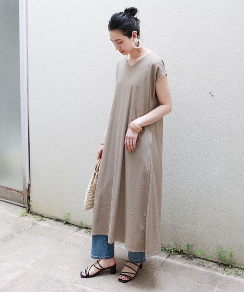 andme(アンドミー)の「コットン2way背中リボンフレアワンピース(ワンピース・レディース・ベージュ/グレー系その他/スミクロ・M)」の1枚目の写真