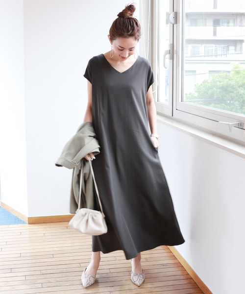 andme(アンドミー)の「コットン2way背中リボンフレアワンピース(ワンピース・レディース・ベージュ/グレー系その他/スミクロ・M)」の2枚目の写真