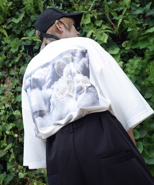 rovtski(ロフトスキー)の「AFYF COOL TECH PRINT BIGTEE/オーバーサイズ クールテック アートプリントビッグTシャツ(Tシャツ/カットソー・メンズ・ホワイト系その他/ブラック系その他/グレー系その他/ブルー系その他/ホワイト系その他2/ホワイト系その他3/ブラック系その他2/ブラック系その他3/グレー系その他2/ブルー系その他2・FREE)」の2枚目の写真
