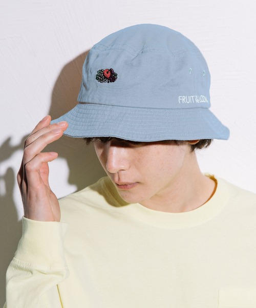 FRUIT OF THE LOOM（フルーツオブザルーム）の「LOGO EMB BUCKET HAT / バケット / ハット / シンプル / ベーシック / カジュアル  / ユニセックス / 刺繍 / ロゴ（ハット・レディース・ホワイト/クリーム/サックスブルー/インディゴブルー/パープル/ピンク/ベージュ/ブラック/ブラック系その他/ブルー/グリーン系その他/サーモンピンク・FREE）」の8枚目の写真