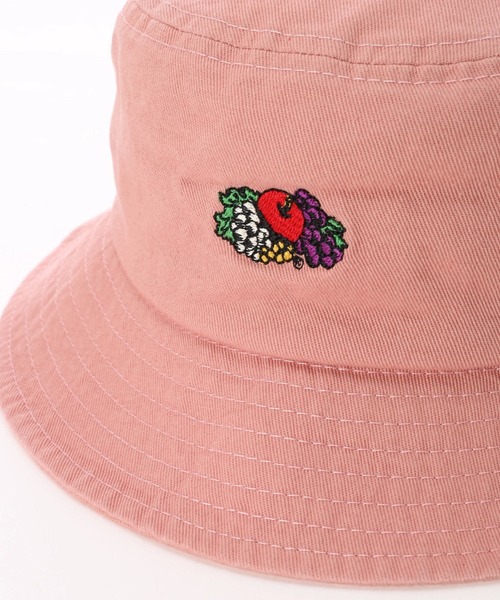 FRUIT OF THE LOOM（フルーツオブザルーム）の「LOGO EMB BUCKET HAT / バケット / ハット / シンプル / ベーシック / カジュアル  / ユニセックス / 刺繍 / ロゴ（ハット・レディース・ホワイト/クリーム/サックスブルー/インディゴブルー/パープル/ピンク/ベージュ/ブラック/ブラック系その他/ブルー/グリーン系その他/サーモンピンク・FREE）」の17枚目の写真