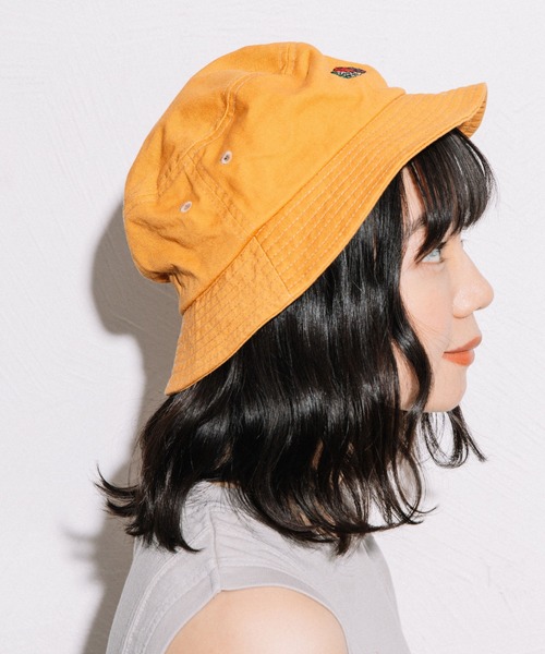 FRUIT OF THE LOOM（フルーツオブザルーム）の「LOGO EMB BUCKET HAT / バケット / ハット / シンプル / ベーシック / カジュアル  / ユニセックス / 刺繍 / ロゴ（ハット・レディース・ホワイト/クリーム/サックスブルー/インディゴブルー/パープル/ピンク/ベージュ/ブラック/ブラック系その他/ブルー/グリーン系その他/サーモンピンク・FREE）」の16枚目の写真