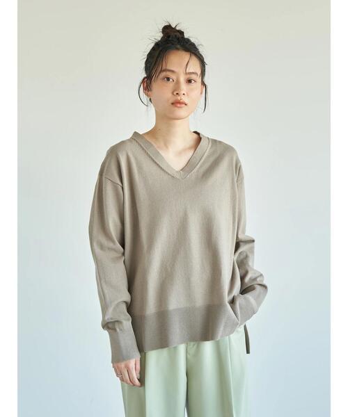 AMERICAN HOLIC（アメリカンホリック）の「Vネックバックリブニットプルオーバー（ニット/セーター・レディース・ライトイエロー/ネイビー/グレイッシュベージュ/アイボリー/ライトピンク・M/L）」の15枚目の写真