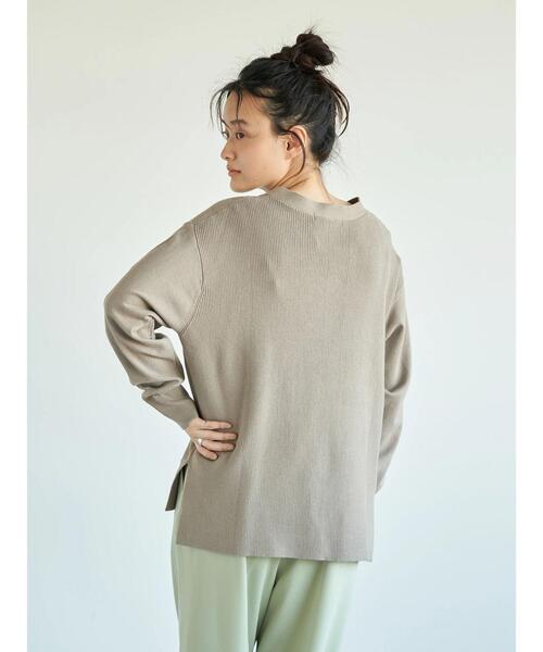 AMERICAN HOLIC（アメリカンホリック）の「Vネックバックリブニットプルオーバー（ニット/セーター・レディース・ライトイエロー/ネイビー/グレイッシュベージュ/アイボリー/ライトピンク・M/L）」の16枚目の写真