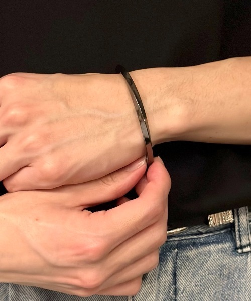 Burner（バーナー）の「【OKUOKU　0909】マルチデザイン ステンレス バングル ブレスレット  oku-brac-10（ブレスレット・メンズ・シルバー/ブラック/ゴールド/シルバー系/その他5/その他6/その他7/ピンクゴールド/E/F/その他1/その他2/その他3/H/J/O/Q/K/L/M/N/G/I/P/R/その他4・FREE）」の9枚目の写真