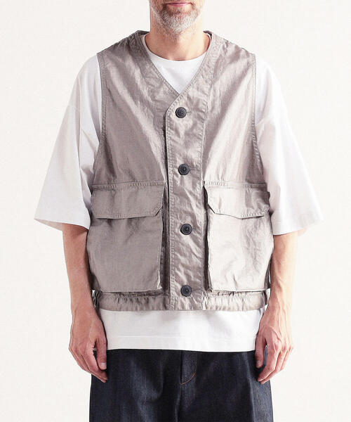 TOMORROWLAND (トゥモローランド)の「リネンキャンバスコーティング ベスト(ベスト・メンズ・ライトグレー/ブラウン/バイオレット・S/M)」の5枚目の写真