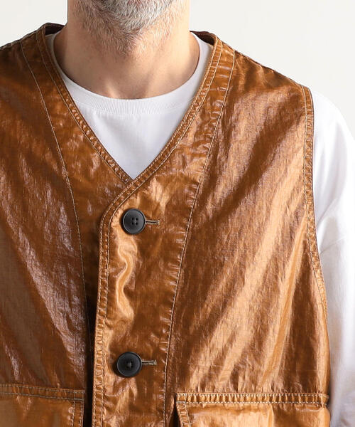 TOMORROWLAND (トゥモローランド)の「リネンキャンバスコーティング ベスト(ベスト・メンズ・ライトグレー/ブラウン/バイオレット・S/M)」の13枚目の写真