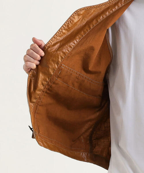 TOMORROWLAND (トゥモローランド)の「リネンキャンバスコーティング ベスト(ベスト・メンズ・ライトグレー/ブラウン/バイオレット・S/M)」の14枚目の写真