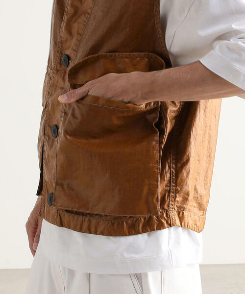 TOMORROWLAND (トゥモローランド)の「リネンキャンバスコーティング ベスト(ベスト・メンズ・ライトグレー/ブラウン/バイオレット・S/M)」の18枚目の写真