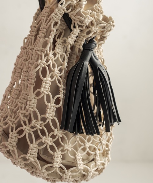 CAPRICIEUX LE'MAGE（カプリシューレマージュ）の「コットンコード巾着ショルダーバッグ（ショルダーバッグ・レディース・ブラック/アイボリー・ONESIZE）」の3枚目の写真