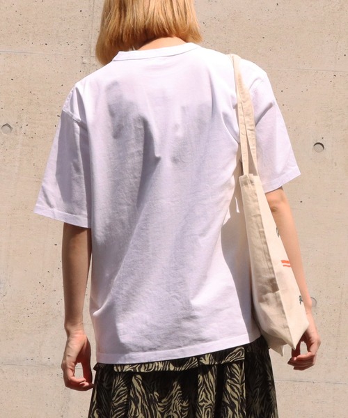 Factor=（ファクターイコール）の「【Champion】T-SHIRT（Tシャツ/カットソー・レディース・ホワイト/グレー・L）」の5枚目の写真