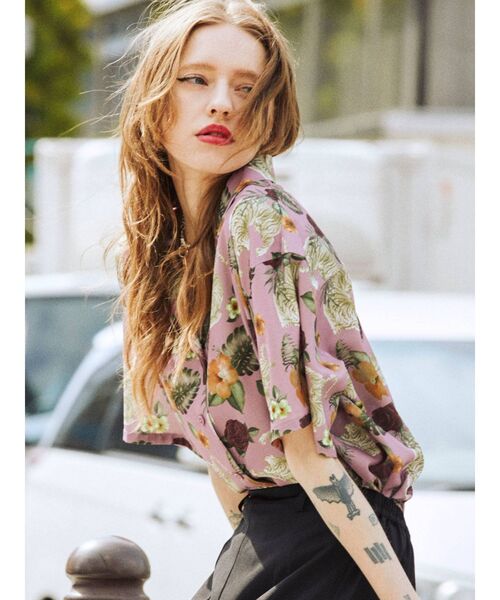 jouetie（ジュエティ）の「ジャパンヴィンテージアロハシャツ（シャツ/ブラウス・レディース・ブラック/オフホワイト/ピンク・MEDIUM）」の6枚目の写真